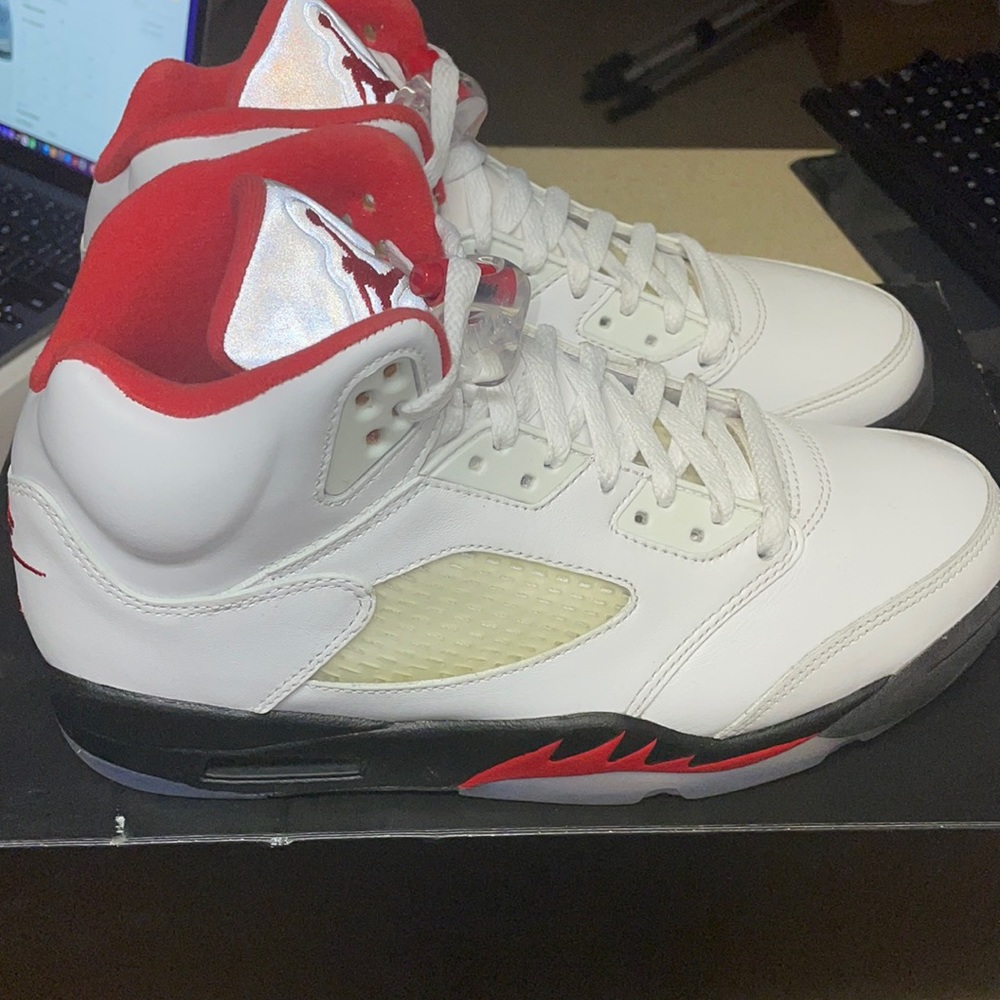 Air Jordan 5 Retro